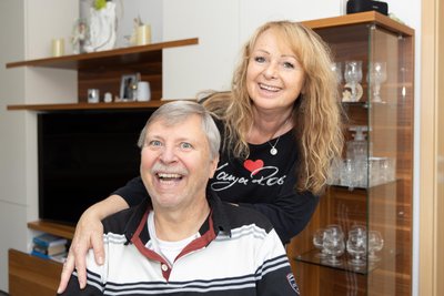 Noch wohnen Katrin und André Schmiedel in der Residenz in Bärenstein. Die Wohnung ist weitgehend rollstuhlgerecht, im Haus gibt es einen Lift.