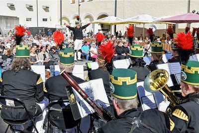 Drei Bergorchester mit über 100 Musikanten spielten auf. Foto: 
