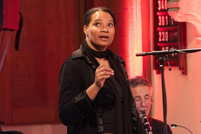 Corinna Gruschwitz, Kantorin in Bad Elster, bei der Aufführung des Kindermusicals „Es ist vollbracht“ in der St. Trinitatiskirche in Bad Elster.