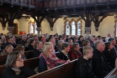 Das Kindermusical „Es ist vollbracht“ war in der St. Trinitatiskirche in Bad Elster sehr gut besucht.