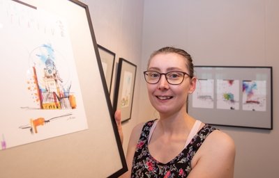 Das Team um Stephanie Gäbler (im Bild) konzipierte die Aufstellung und baute sie auf. 