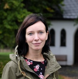 Krankenschwester und Trauerrednerin: Maria Thoß. 
