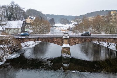 Der Freistaat Sachsen plant die Sanierung der Brücke. Doch bis das Vorhaben umgesetzt wird, gehen noch Jahre ins Land.