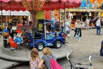 571. Jahrmarkt in Clausnitz: Ein Dorf feierte vier Tage lang - Vier Tage lang drehten sich die Karusselle beim Jahrmarkt in Clausnitz.