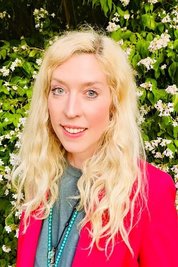 Kimberly Hagen, Jahrgang 1980, ist Gesellschaftskolumnistin bei der Münchener Abendzeitung. Als Society-Expertin ist sie häufiger Gast beim Bayerischen Fernsehen. Ihr Ehemann Clemens verstarb im April 2022.