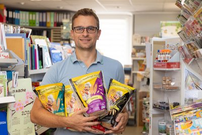 Über den Onlineshop werden die Nudeln deutschlandweit verschickt, es gibt sie aber auch im Schreibwarenladen von Sebastian Brandts Mutter.