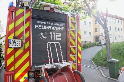In einem Mehrfamilienhaus am Juri-Gagarin-Ring in Aue sind Feuerwehrleute am Sonntag im Einsatz gewesen. 
