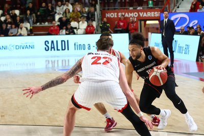 Kaza Kajami-Keane beim Spiel der Niners in Varese.