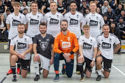 So lief der SC Syrau in der Zwischenrunde auf: Hinten von links: Tom Limmer, Paul Schneider, Tobias Erl, Benjamin Matthes, Max Rudisch, vorn von links: Dominique Steinbach, Clemens Zierold, Stefan Zöphel, Fabian Stein, Moritz Krell.