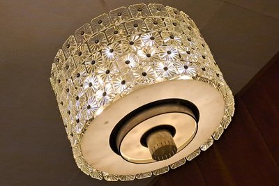 Auch die großen alten Lampen sorgten für eine schöne Atmosphäre im ehemaligen Augustusburger Lehngericht. Der Saal wurde Kulisse für ein Kulturhauptstadtprogramm.