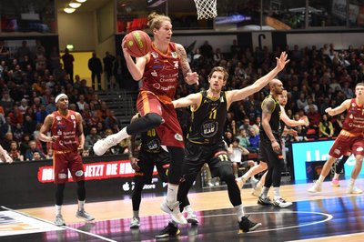 Der letzte Auftritt der Niners: Anfang März spielte das Team von Kapitän Malte Ziegenhagen in der Messe gegen Kirchheim. Danach wurde die Saison abgebrochen, die Niners wurden zum Aufsteiger erklärt. Jetzt steht fest, dass die neue Saison in der Bundesliga am ersten Novemberwochenende startet.