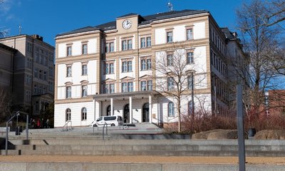 Das Hauptgebäude der Hochschule Mittweida. Studenten, die ein WG-Zimmer suchen, müssen nun tiefer in die Tasche greifen. 