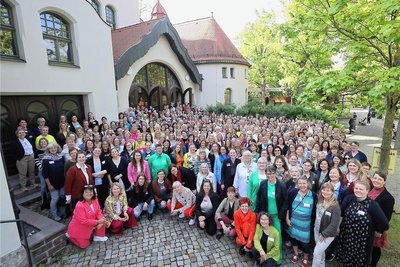 Das schindet Eindruck: Alle Teilnehmer und Teilnehmerinnen der Bundeskonferenz in Leipzig 