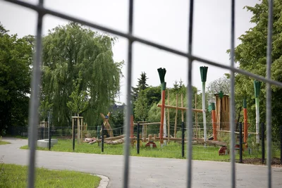 Der neue Spielplatz in Neuwürschnitz ist aber noch gesperrt.