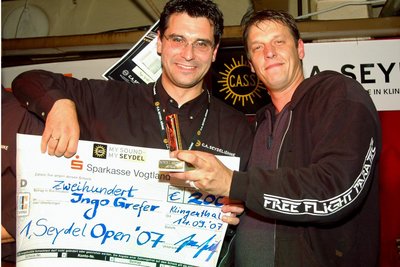 Die Premiere 2007 gewann Ingo Grefer (rechts), hier mit Seydel-Geschäftsführer Lars Seifert.