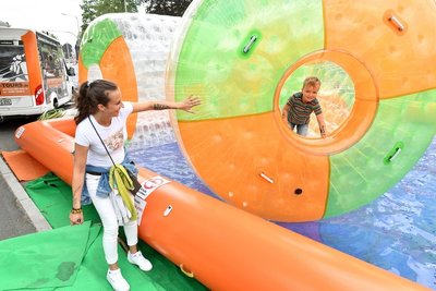 Für Kjell (5) sei der Rummel ein absolutes Paradies, wie Mutter Jenny Walther sagt. Fast jedes Fahrgeschäft hat die Freibergerin mit ihm ausprobiert. (mata)