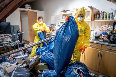 Unzählige Müllsäcke sind zu packen, bis die Wohnung geräumt ist.