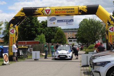 Der Start befand sich direkt an der Erzgebirgshalle in Lößnitz.