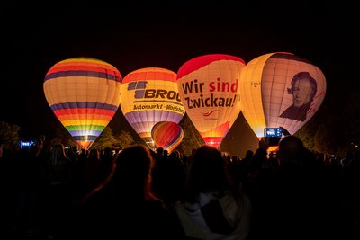 Beim Ballonglühen waren dieses Jahr nur vier Ballons erlaubt.