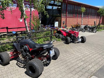 Eine Fabrikhalle in Euskirchen bei Köln dient als Firmenzentrale. E-ATV sitzt nur rund 100 Kilometer entfernt, am Rande des Ruhrgebiets.