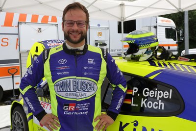 Der bekannte Rennfahrer Philip Geipel war als Safety-Car-Fahrer dabei.