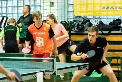 Simon Schulze (links) und Nico Walther vom SV Adorf schafften es bis ins Achtelfinale.