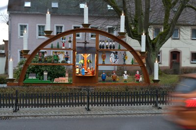 Lichterrundfahrt durch das Erzgebirge, hier der Schwibbogen in Sayda.
