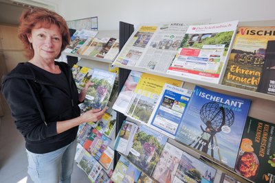 Ramona Koch berät in Jößnitz auch Touristen. Im Gemeindeamt ist die örtliche Tourist-Information untergebracht.