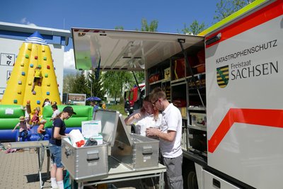 Dank Feuerwehr, DRK und Katastrophenschutz gab es wieder viel Technik zu bestaunen.