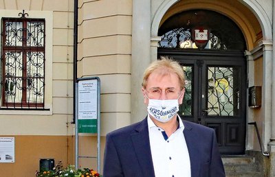 André Raphael (58/CDU) ist an Corona erkrankt. Der Oberbürgermeister von Crimmitschau machte seine Covid-19-Infektion am Freitagnachmittag öffentlich.