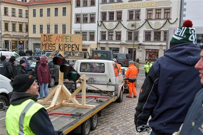 Kurz vor dem Start des Autokorsos.