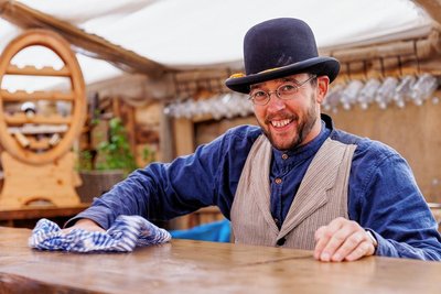 Frank Schaffer alias Frank Booker gehört zum festen Team des Siedlercamps. Es ist ein Vorläufer der geplanten Westernstadt "Old Miners Creek".