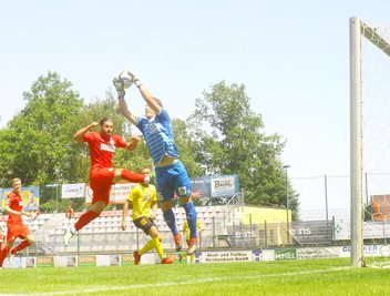 In dieser Szene war VfB-Schlussmann Schlosser zur Stelle.