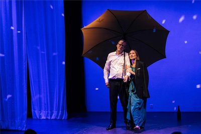 Andreas Pannach hat am Hoftheater Dresden das Stück „Alte Liebe" mit Josephine Hoppe und Carsten Linke inszeniert.