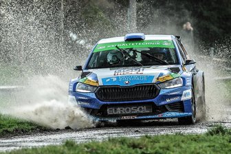 59. Erzgebirgsrallye: Diese Straßen sind am Freitag und Samstag gesperrt - Julius Tannert nimmt Kurs auf die Titelverteidigung. Er dominierte die Rallye Erzgebirge voriges Jahr klar. Auch die 59. Auflage des „Heimspiels“ will der 33-jährige Zwickauer im Skoda Fabia R2 unbedingt gewinnen.