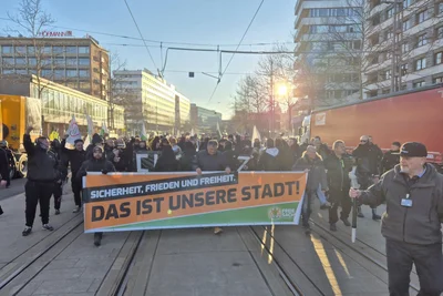 Aktivitäten Rechtsradikaler, hier am Eröffnungstag der Kulturhauptstadt, bestimmen das Image der Stadt.