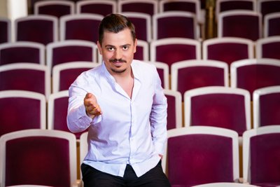 Pawel Serafin ist der Chorleiter des Mittelsächsischen Theaters, auch bei „Doktor Schiwago".