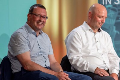 Christdemokrat Ronny Wähner (l.) und AfD-Mann Thomas Prantl kennen sich nicht nur aus der Arbeit im Kreistag – hier beim Wahlforum vor wenigen Tagen in der Kreisstadt. Beide haben, wie auch Rico Gebhardt (Linke), ein Landtagsmandat.