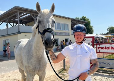 Kristian Sieber war beim Springturnier der erfolgreichste Starter des gastgebenden Reit- und Fahrvereins Seifersdorf. 