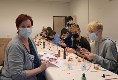 Katrin Mulcahy (links) ist am Gymnasium Zwönitz für das Austauschprojekt verantwortlich.