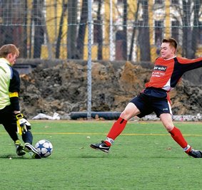 Kevin Pitroff, hier noch vor einem halben Jahr im Trikot der A-Junioren gegen Dresden-Striesen, kam nun zu seinem ersten Tor in der Männermannschaft des SV Germania Mittweida.