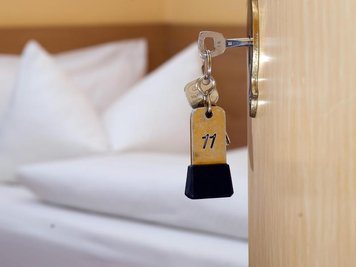 Die Verunsicherung ist derzeit groß. Und in einigen Hotels hat es auch schon Stornierungen gegeben. 