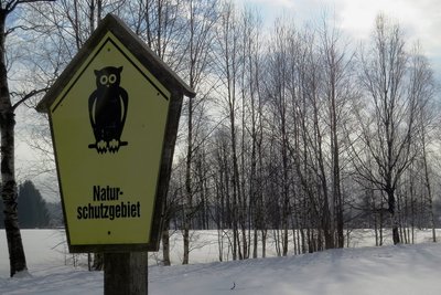 Wie nutzen Menschen mit rechtsradikalen Anschauungen den Naturschutz und dessen Institutionen, um ihre Ideologien zu verbreiten? Das war Thema eines Vortrages im Umweltzentrum Oberlauterbach. 