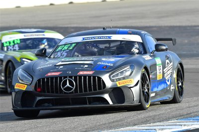 Auf Platz 4 gerast: Simon Connor Primm und sein Teamkollege Jan Philipp Springob haben beim Saisonfinale der ADAC GT4 Germany auf dem Hockenheimring mit ihrem Mercedes-AMG ihre vordere Platzierung bestätigt. Am Ende war der Bolide allerdings reif für die Schrottpresse.