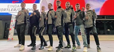 Auftakt am Nürburgring: Valentin Leißner, Jonas Pötschke, Lilly Leißner, Selina Fabian, Dustin Striesche, Jonas Schneider, Moritz Jäger, Marvin Striesche (v.l.) vertraten den Karate-Do Rochlitz beim Rhein-Shiai. 