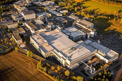 Blick auf das Werk der Siltronic AG in Freiberg. In dem Komplex im Süden der Kreisstadt sind rund 800 Mitarbeiter tätig. 