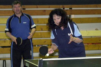 Wenn es an die Platten geht, ist Cermak dabei. So wie hier bei einem Mixed-Turnier in Tannenberg 2004 mit seiner Doppelpartnerin Eva Leitner.
