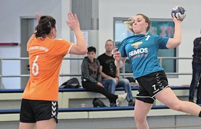 Sarah Riedel (r.) - hier gegen Turbine Leipzig - und ihre Teamkolleginnen wollen gegen Mölkau wieder in die Spur kommen. 