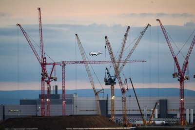 Der "Wettbewerbsreport Ostdeutschland" des Dresdner Ifo-Instituts sieht die Gefahr, dass der Osten Deutschlands wirtschaftlich den Anschluss verliert. (Archivbild)