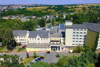 Die Paracelsus-Klinik Reichenbach. Zurzeit läuft eine Petition für deren Erhalt. Auch eine Rekommunalisierung soll in diesem Zusammenhang geprüft werden, fordert CDU-Landtagsabgeordneter Stephan Hösl als Initiator. 